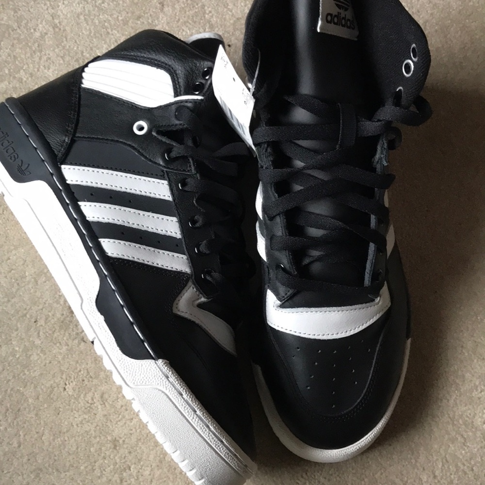 Adidas Rivalry Men’s Shoes size 9